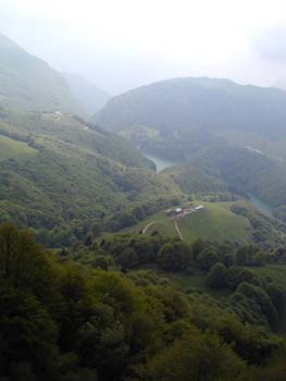 Der See im Tal liegt auch auf ca 1000 Meter.
